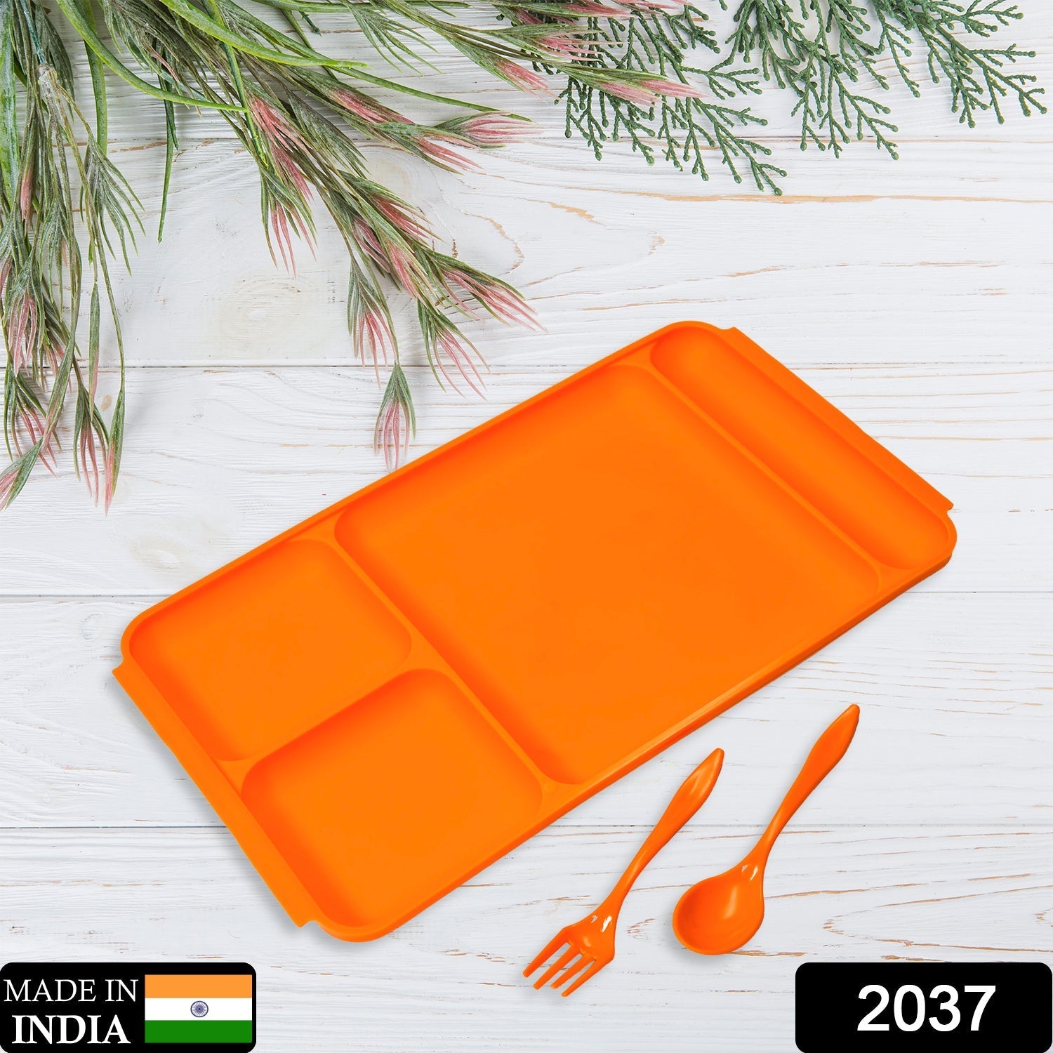 Plastic compartment plate with spoon and fork for meals Plastic compartment plate with spoon and fork for meals
